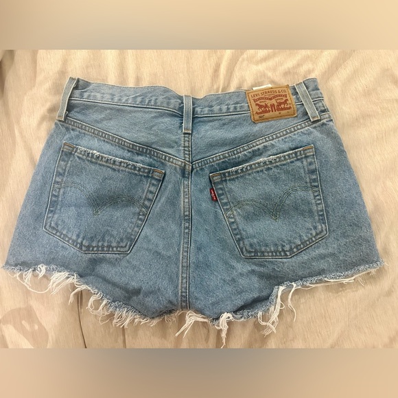 Levi's 501° Original Fit High-Rise
Women's Jean Shorts - Picture 5 of 9